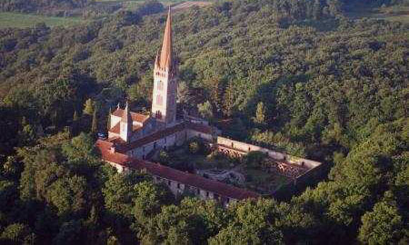 Abbaye de Tarasteix vue du ciel